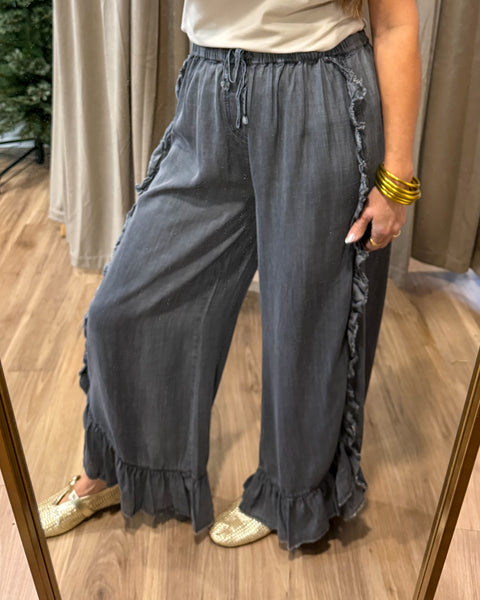 Mabry Ruffle Trim Pant - Black