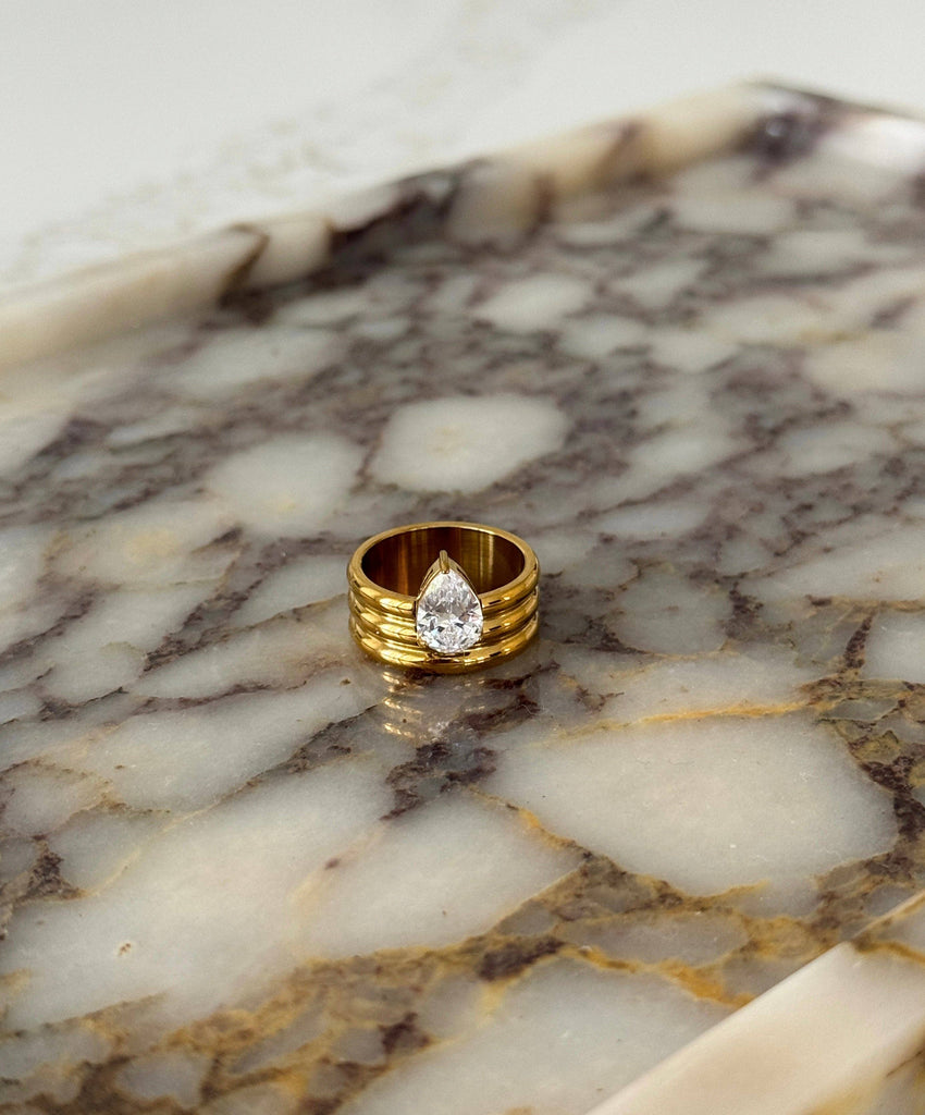 OLIVIA RING: 8