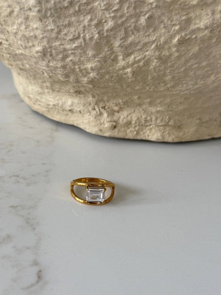 HANNAH RING: 8